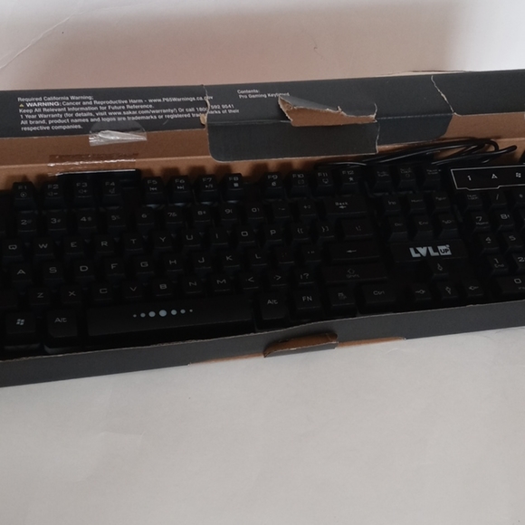 Pro Gaming Keyboard With LEDS - Picture 4 of 7